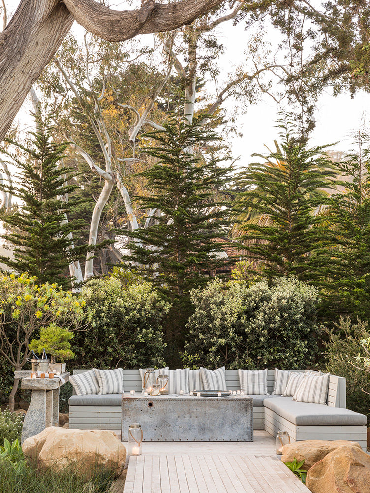 garden ideas, seaside gardens, outdoor living, outdoor furniture, California gardens, drought-resistant gardens