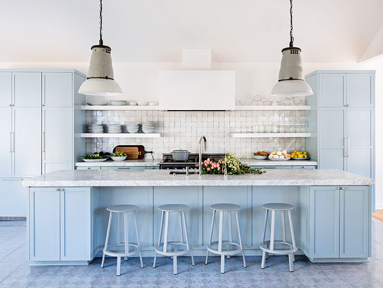 blue kitchen, modern kitchen, marble kitchen shelves