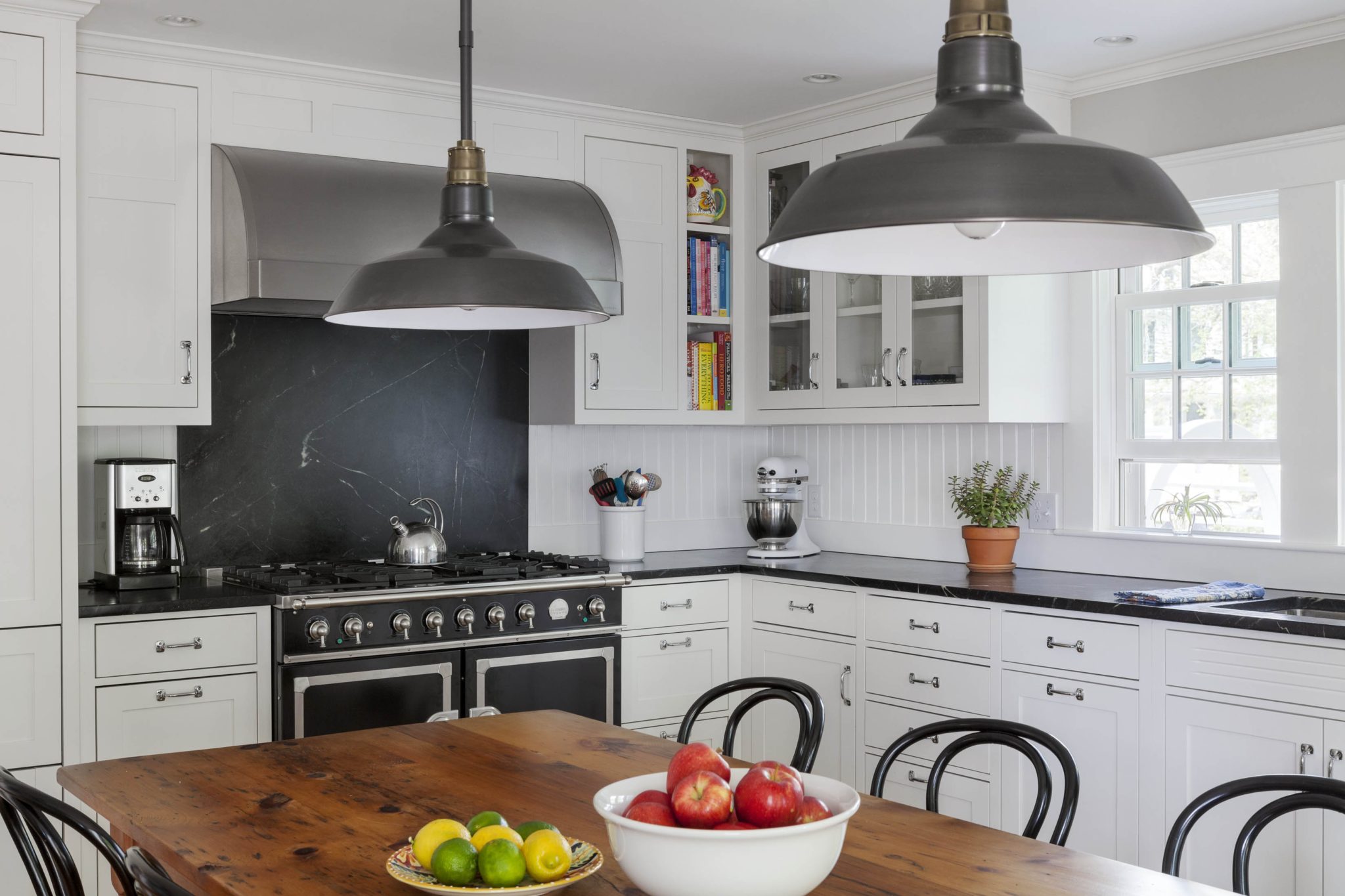 26 CottageStyle Kitchens Chairish Blog