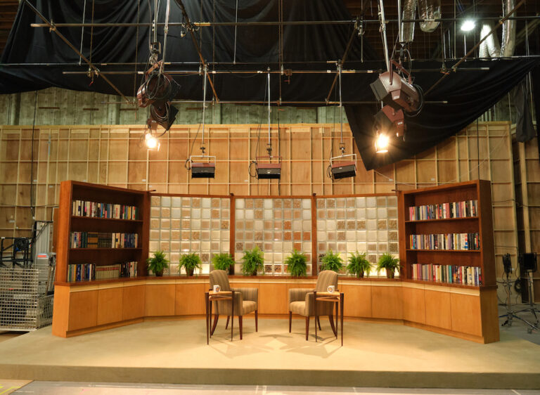 Inside the Sets of “Impeachment: American Crime Story”