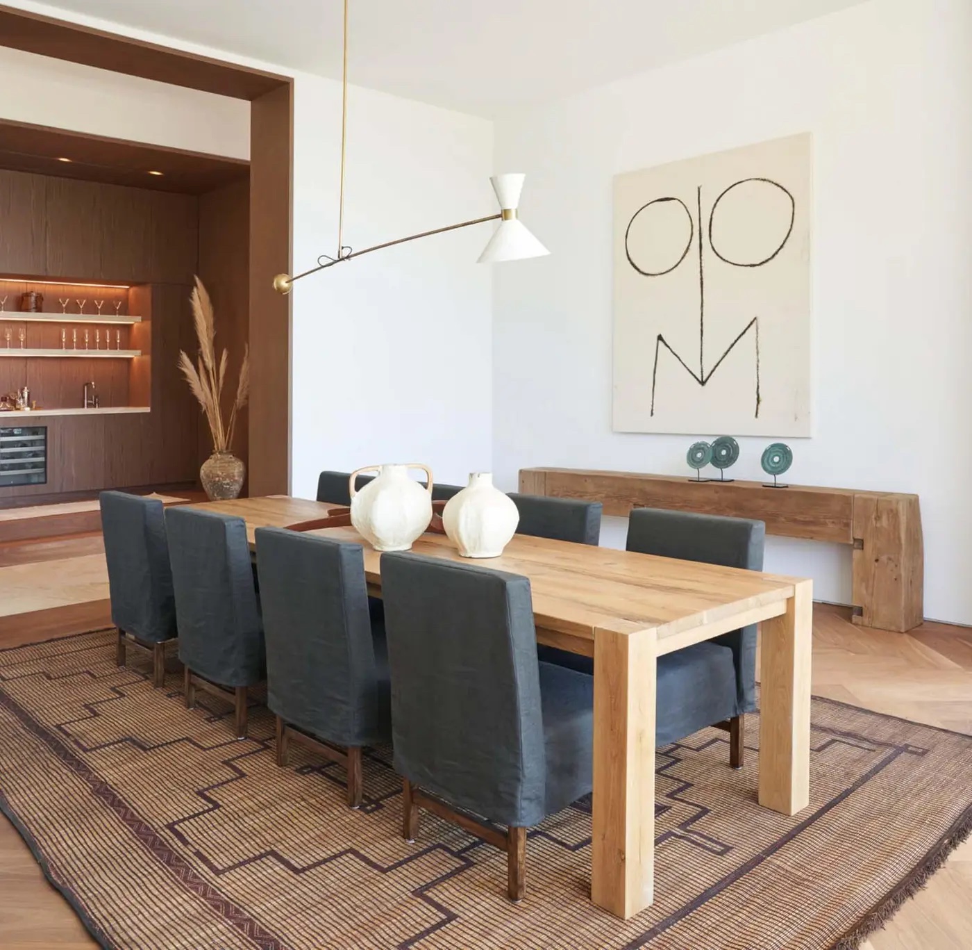 7 Ways to Give Your Dining Room Year-Round Appeal