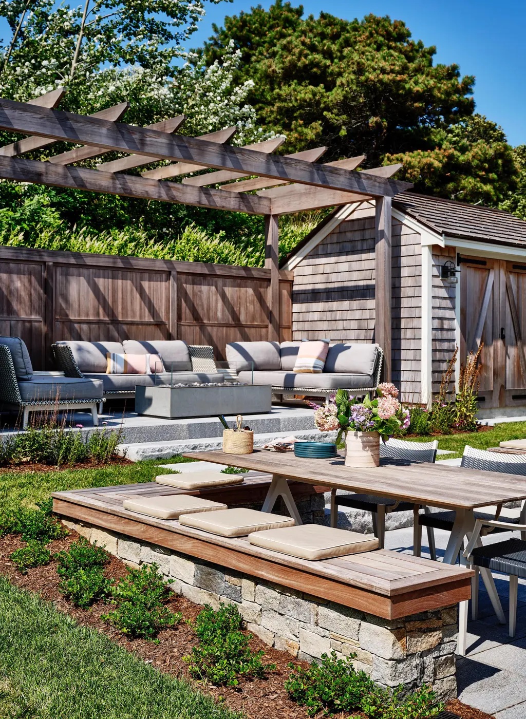 Small Backyard? Maximize Space with Décor - Chairish Blog